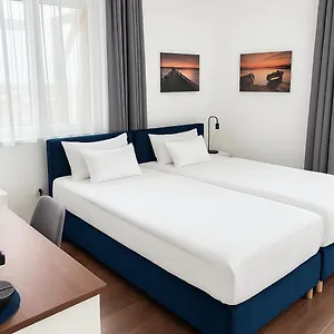 Hotel Rooftop With Underground Parking, Budapešť